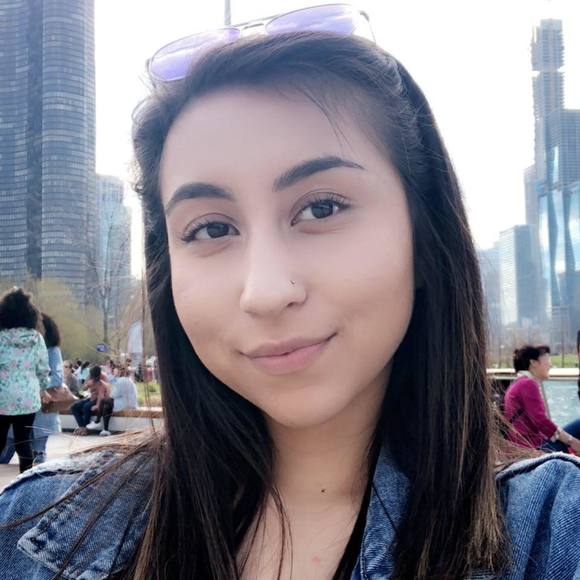 Meet your Posher, Cassandra - Picture 1 of 1